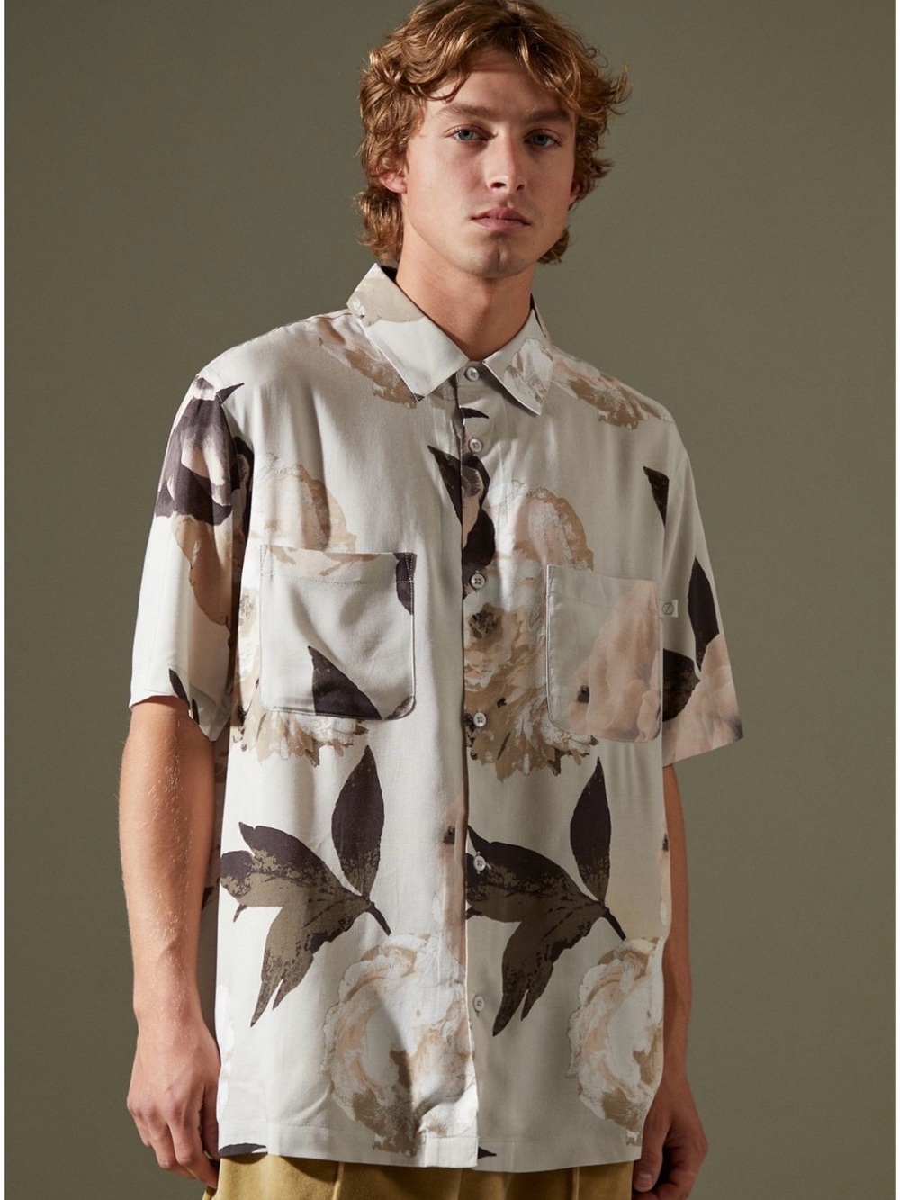 Men’s Standard Cloth floral photo real printed button-down shirt